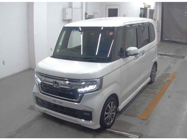 HONDA N-BOX CUSTOM 