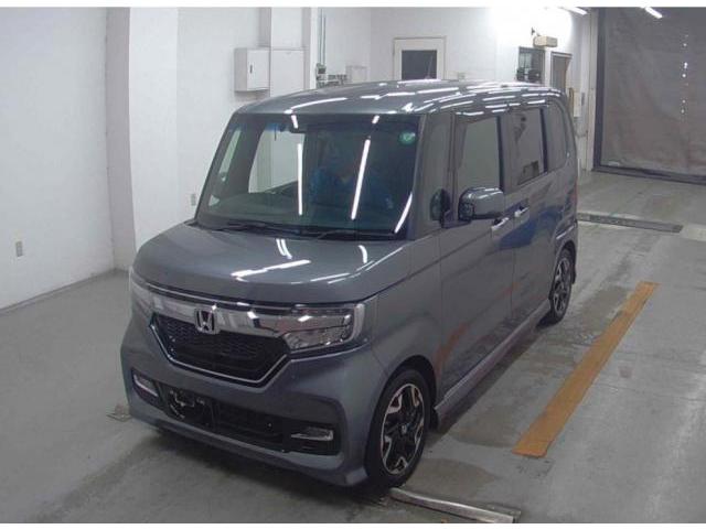 HONDA N-BOX CUSTOM 