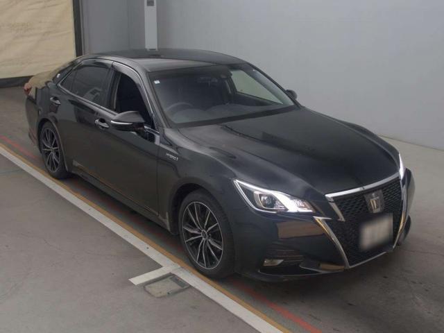 TOYOTA CROWN HYBRID 