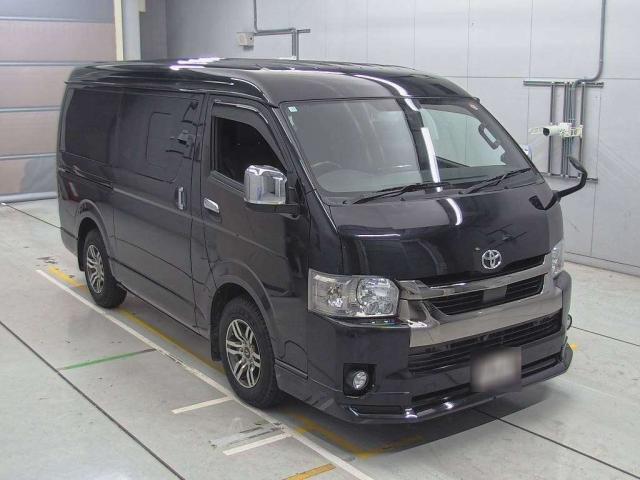 TOYOTA HIACE VAN 