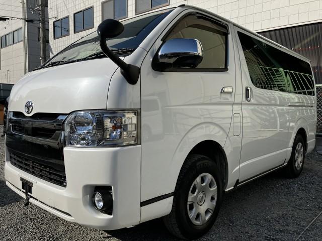 TOYOTA HIACE VAN 