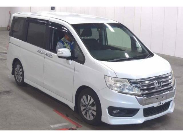 HONDA STEPWAGON SPADA 