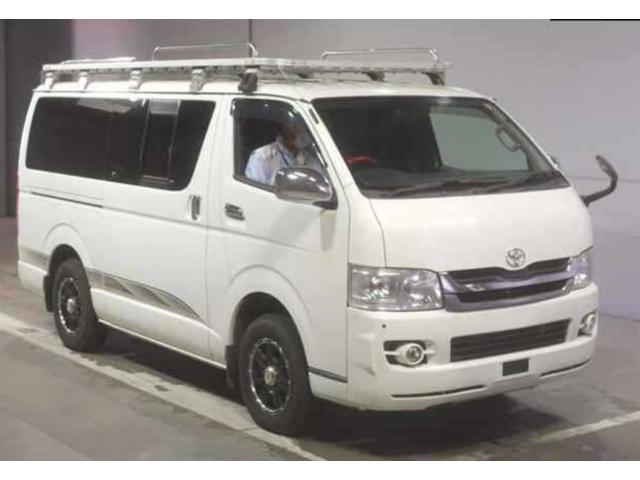 TOYOTA HIACE VAN 