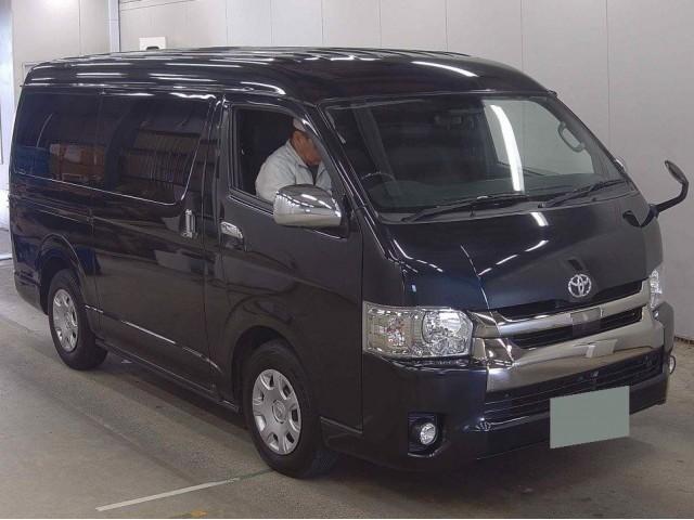 TOYOTA HIACE VAN 