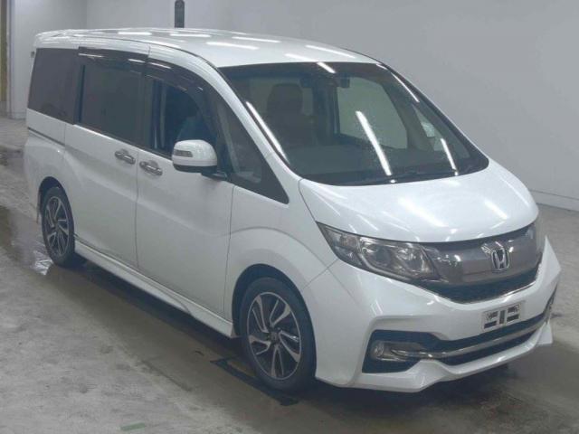 HONDA STEPWAGON SPADA 