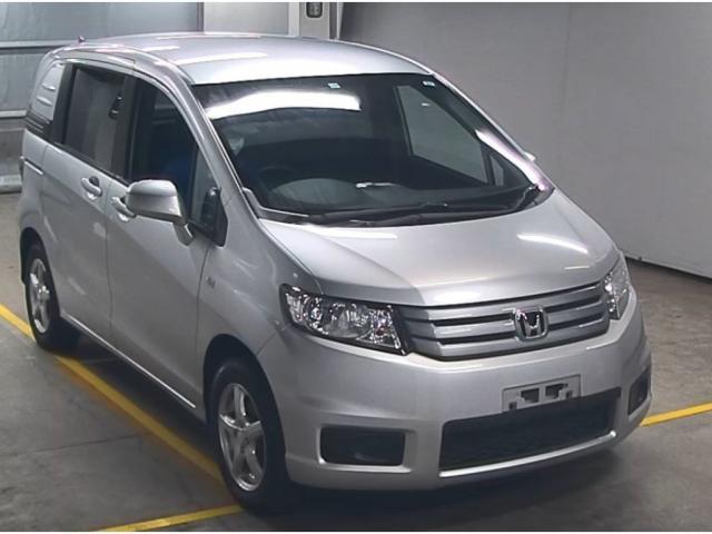 HONDA FREED SPIKE 