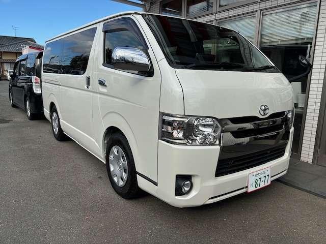 TOYOTA HIACE VAN 