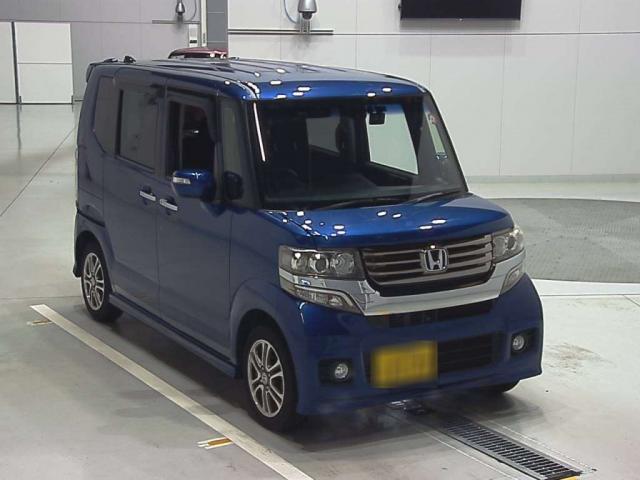 HONDA N-BOX CUSTOM 