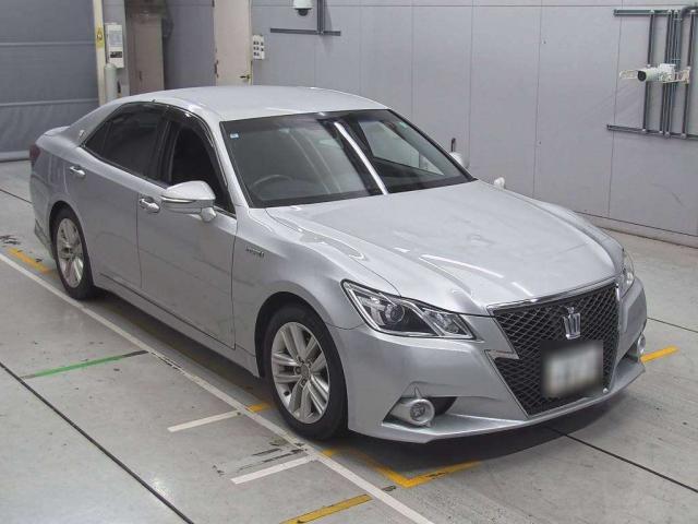 TOYOTA CROWN HYBRID 