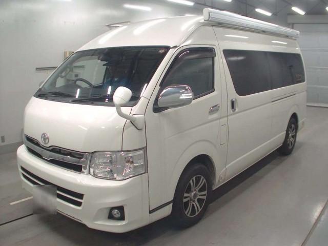 TOYOTA HIACE COMMUTER 