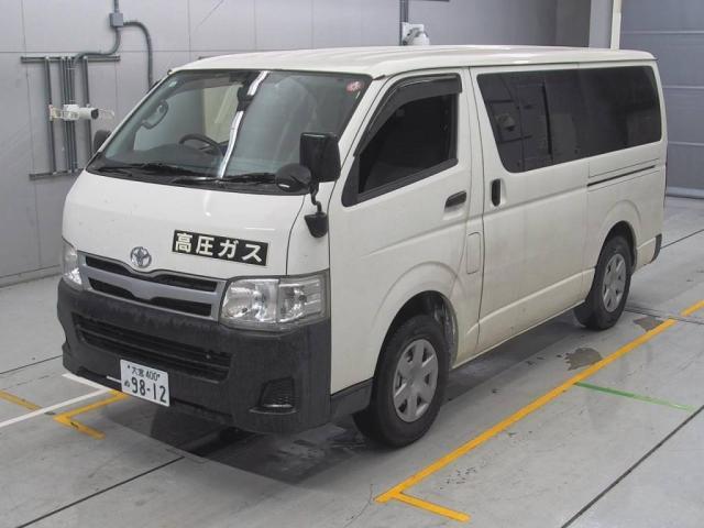 TOYOTA HIACE VAN 