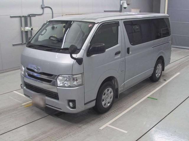 TOYOTA HIACE VAN 