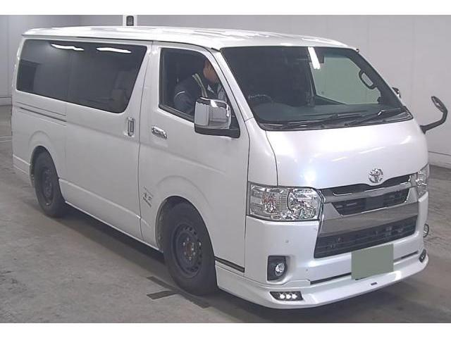 TOYOTA HIACE VAN 