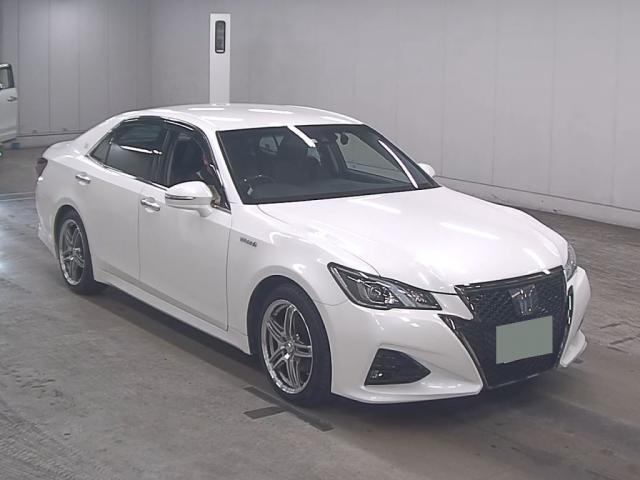 TOYOTA CROWN HYBRID 