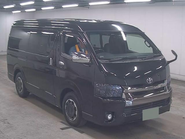 TOYOTA HIACE VAN 