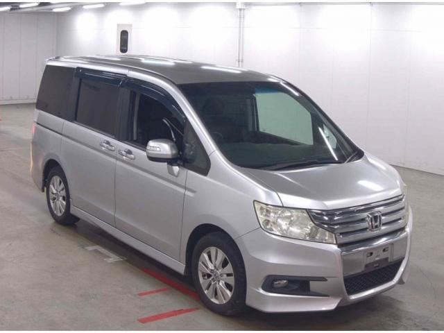 HONDA STEPWAGON SPADA 