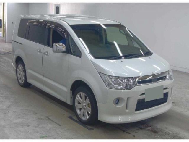 MITSUBISHI DELICA D:5 