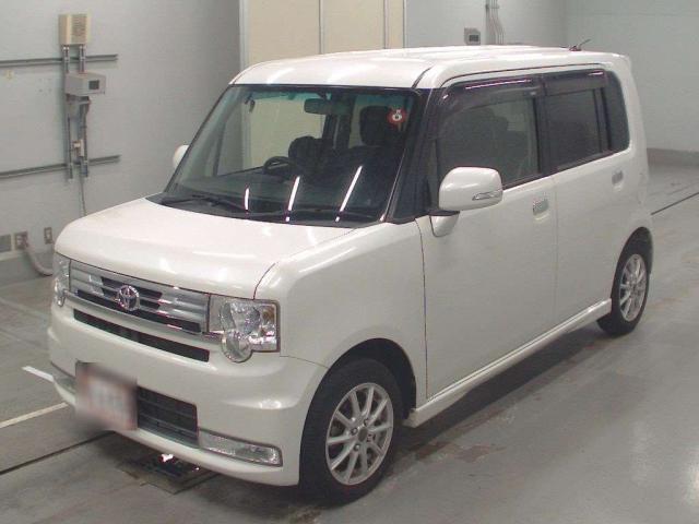 TOYOTA PIXIS SPACE 