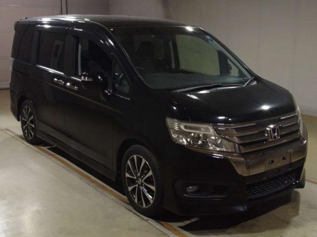 HONDA STEPWAGON SPADA 