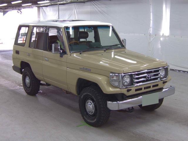 TOYOTA LAND CRUISER 70 