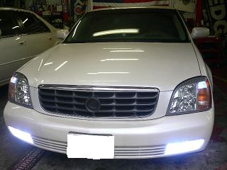 キャデラック　ドゥビル  CADILLAC DEVILE  フォグライト　HID アメ車 カスタム パーツ ラグジュアリー HID 専門店 大阪 ガレージアクト