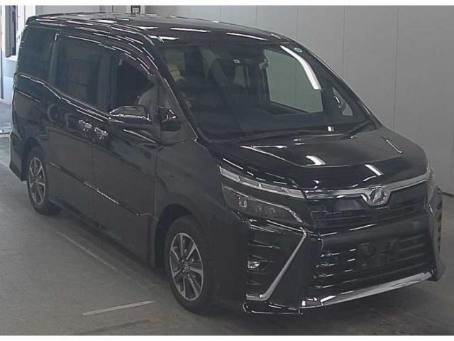 Toyota voxy 2019 фото