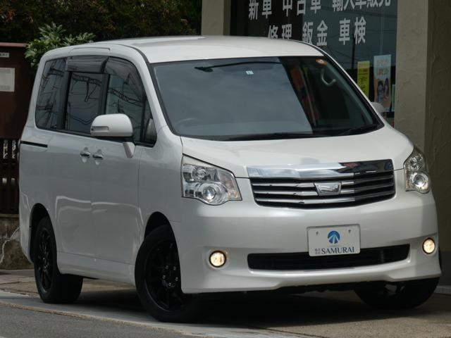 Toyota noah 2013